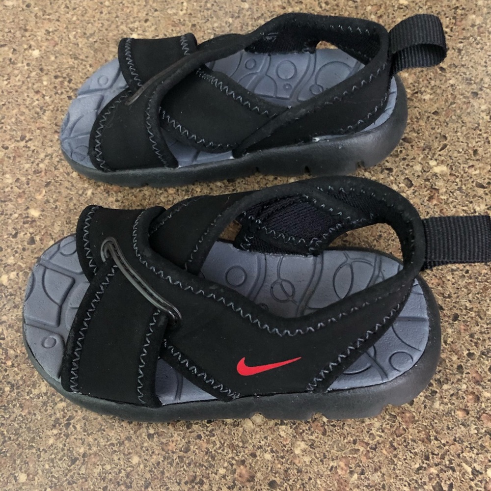 Toddler boys Nike sandals
